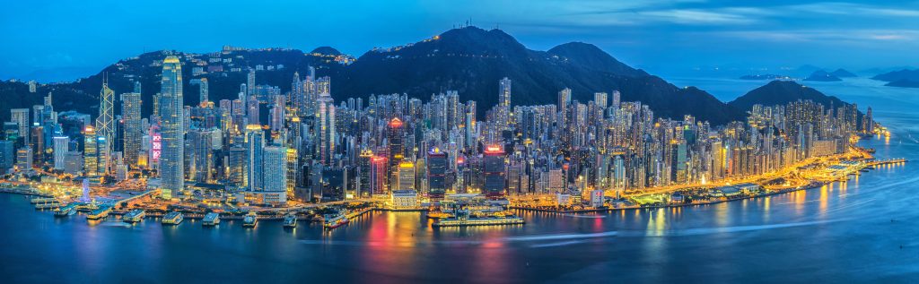 Preciosa imagen de la ciudad de Hong Kong. Puerto de Victoria