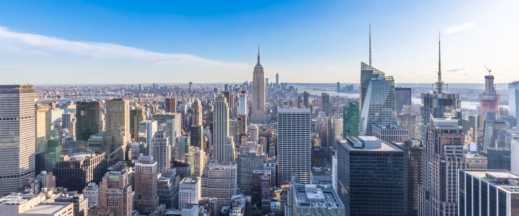 Nueva york, horizonte de Manhattan con el Empire State Building Scaled