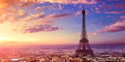 París con su famosa Torre Eiffel destacando entre los edificios.