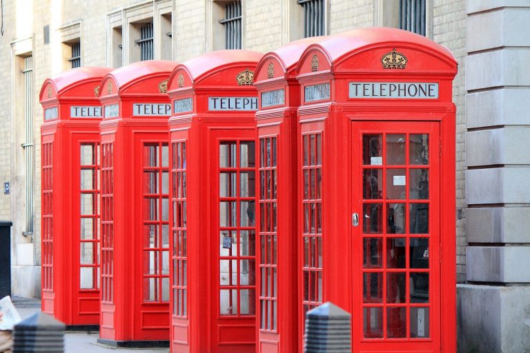 Tres cabinas telefónicas en Londres