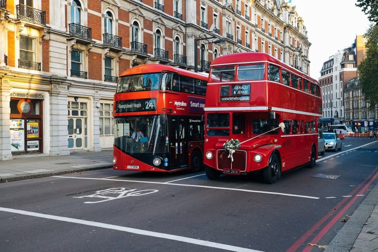 Autobuse en la ciudad de Londres