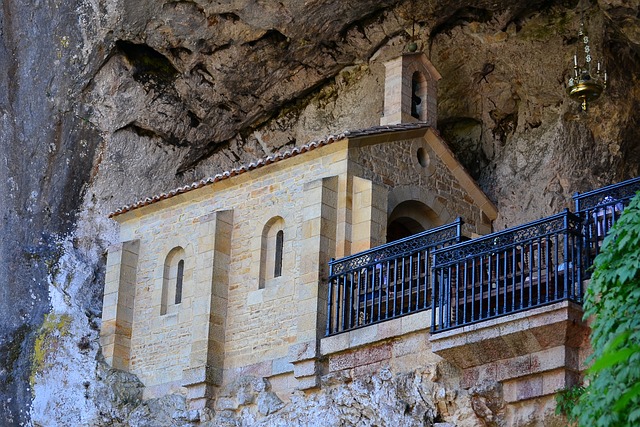 Capilla donde se encuentra la Virgen de Covadonga