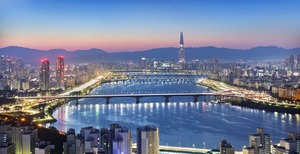 Foto del horizonte de la ciudad de seúl y la torre de seúl al amanecer corea del sur