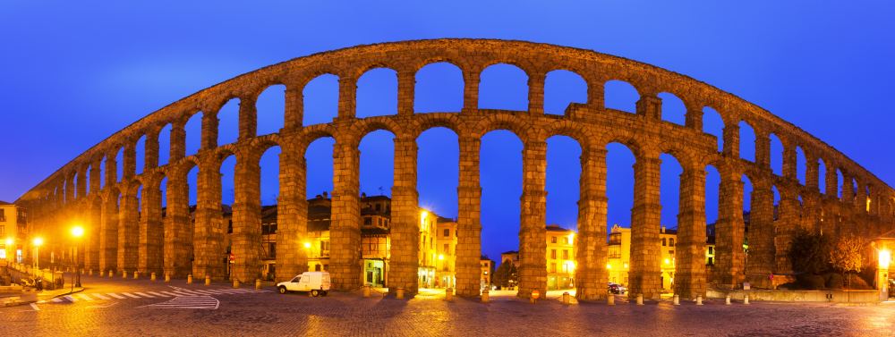 foto panorámica del Acueducto de Segovia en España
